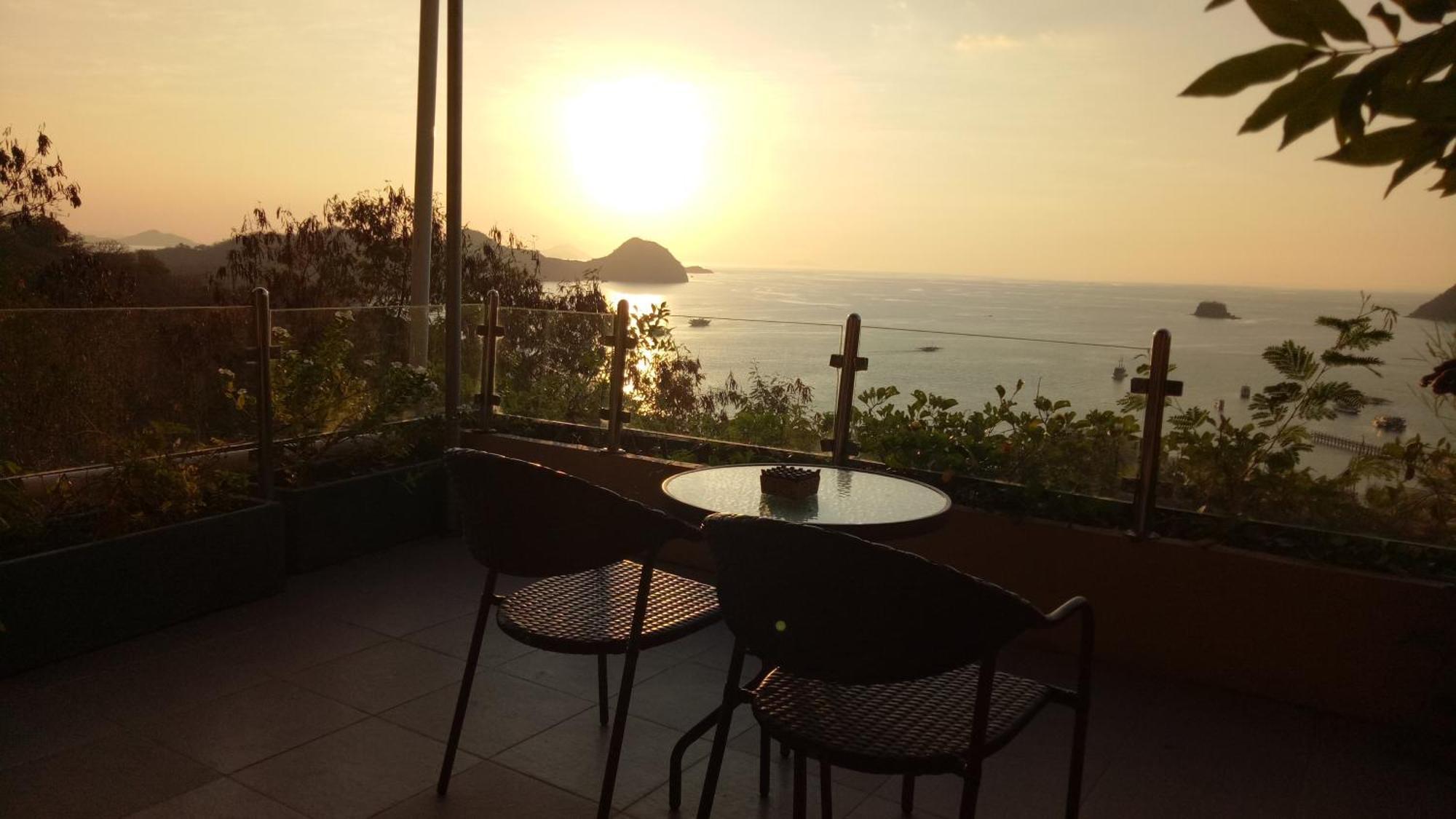 Sunset Hill Hotel Лабуан-Баджо Номер фото
