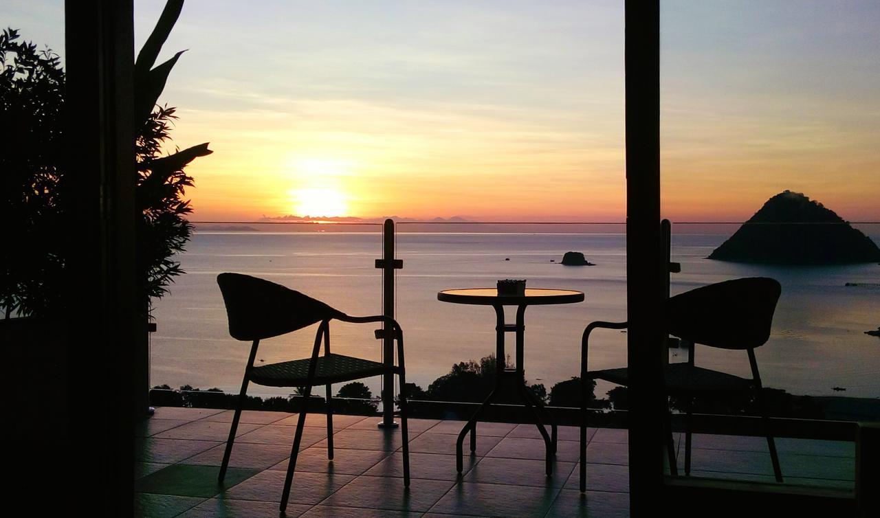 Sunset Hill Hotel Лабуан-Баджо Екстер'єр фото